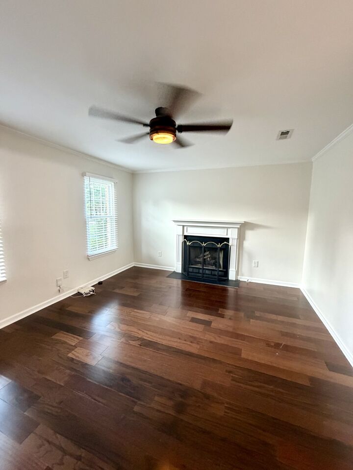 Property Photo: 302 Rolling Acres Dr TN 37188