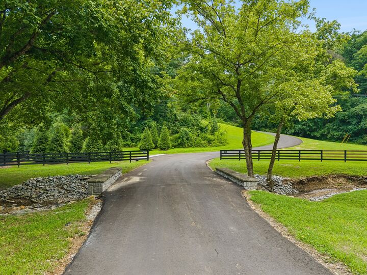 Property Photo:  6017 Russell Ridge Ln  TN 37064 
