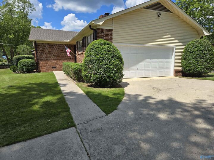 Property Photo:  7811 Haven Street  AL 35802 