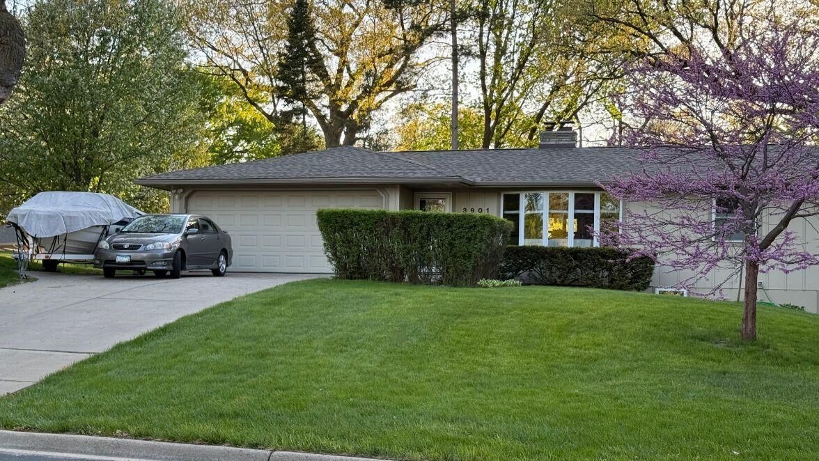 Property Photo: 3901 Hampshire Avenue N MN 55427