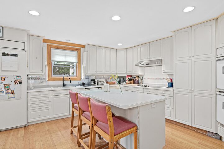 Property Photo: 1870 Laurel Avenue MN 55104