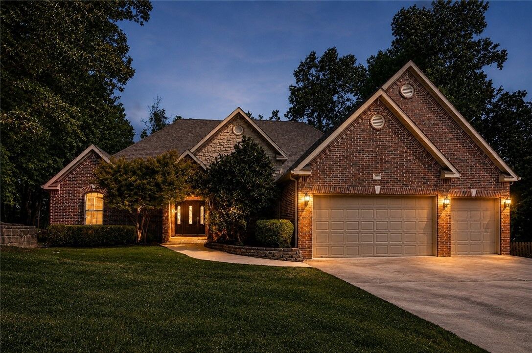 Property Photo:  1303 NE Fairwinds Drive  AR 72712 