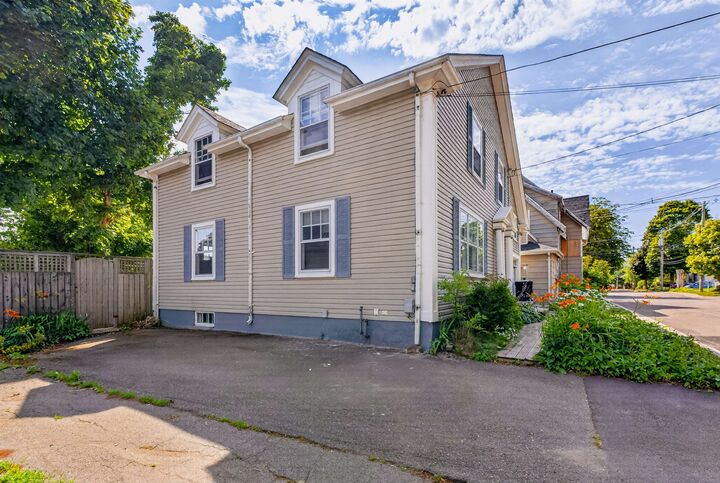 Property Photo:  222 Church Street  PE C1N 1K4 