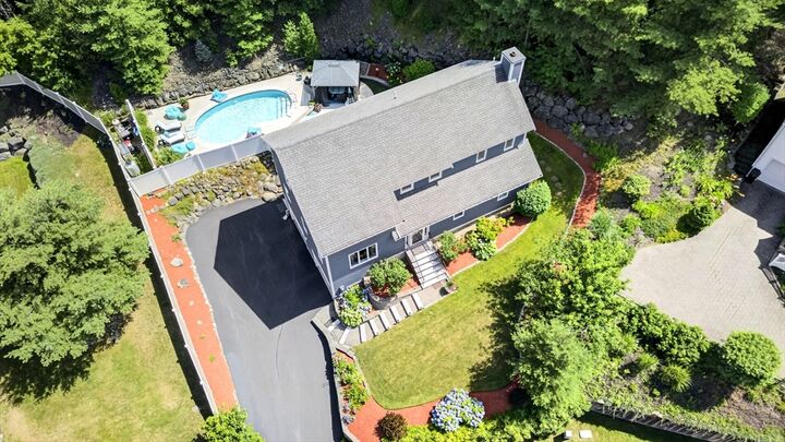 Property Photo:  4 Waldingfield Lane  MA 01960 