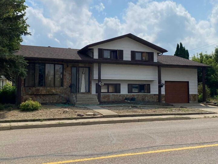 5138 48 Street — photo 1