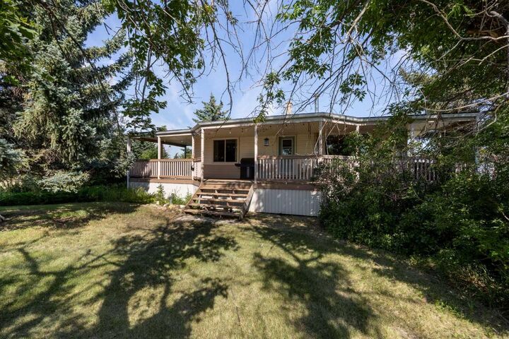 Property Photo: Road Range 274 Road 281014 AB T0M 0G0