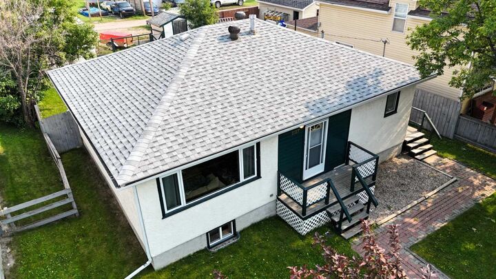 Property Photo: 5127 6 Avenue AB T7E 1V6