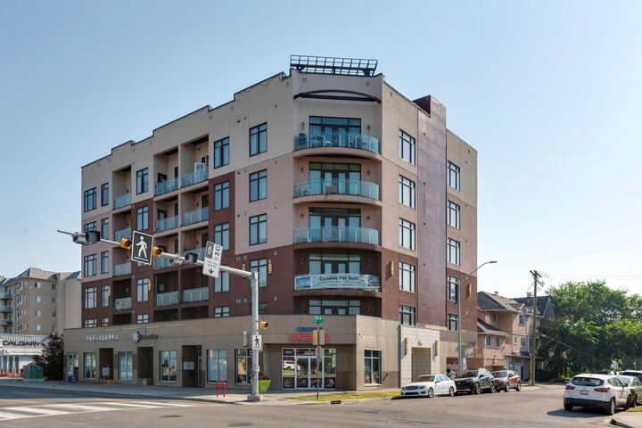 108 13 Avenue NE 409 — photo 1