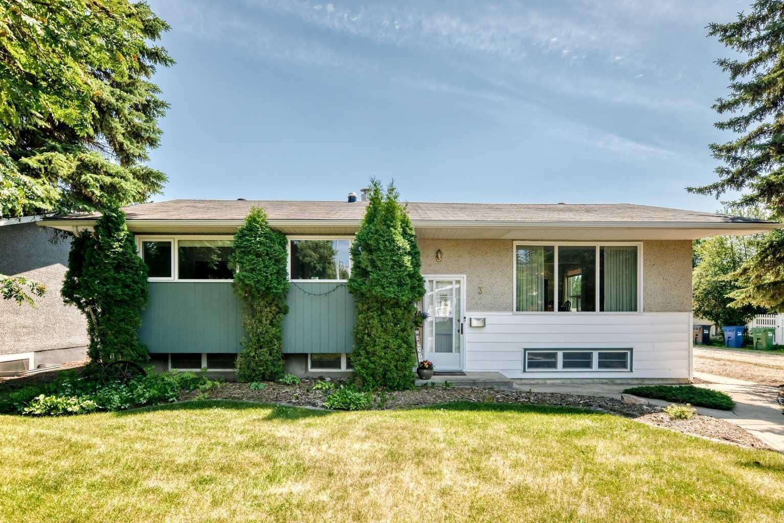 Property Photo: 3 Stewart Street AB T4N 0B5