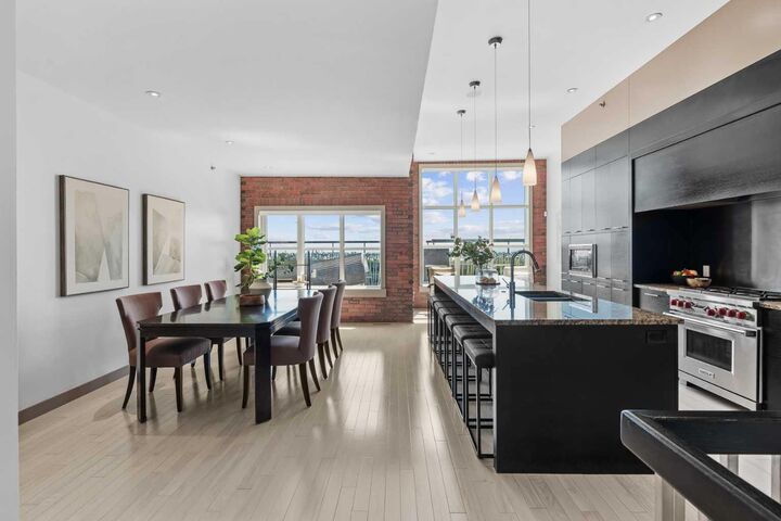 Property Photo:  610 Aspen Meadows Hill SW  AB T3H 0G3 