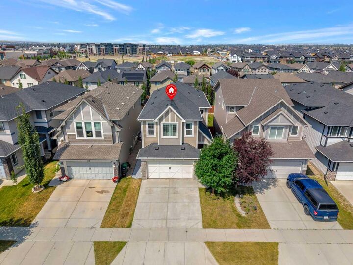 Property Photo:  193 Hillcrest Drive SW  AB T4B 0Y8 
