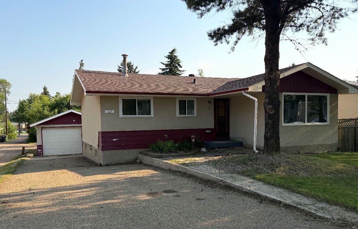 Property Photo:  36 Grandview Crescent  AB T4V 2K6 