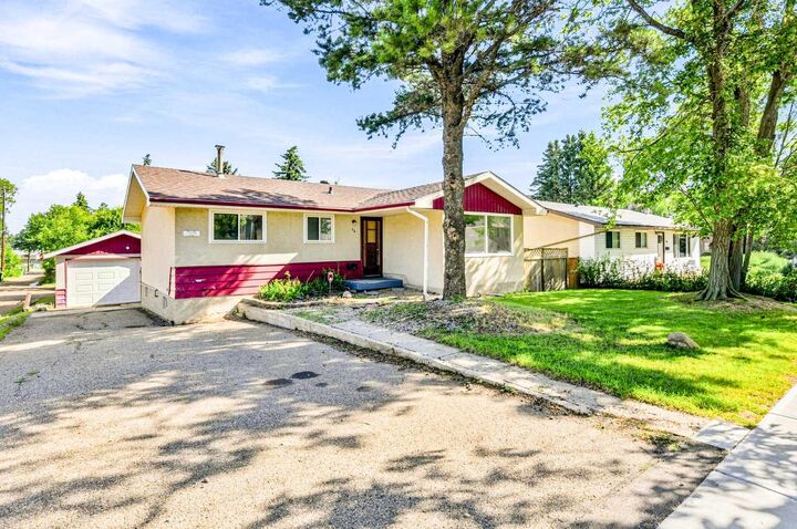 36 Grandview Crescent — photo 1