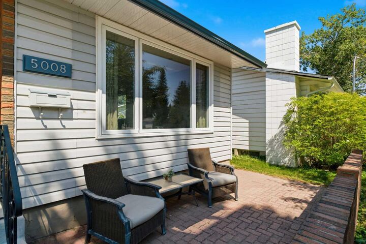 Property Photo:  5008 Valiant Drive NW  AB T3A 0Y5 