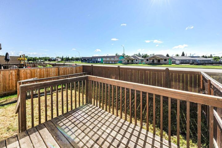 Property Photo: 6802 50 Avenue 4 AB T4V 5C7
