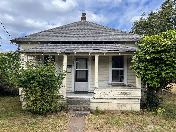 Property Photo: 1806 12th Street WA 98221