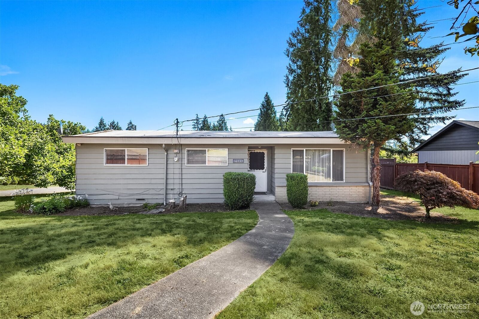 Property Photo: 16727 1st Avenue SE WA 98012