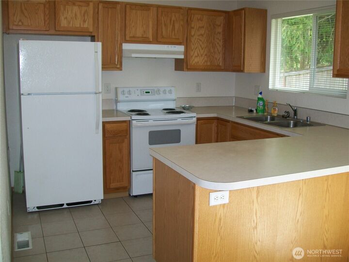 Property Photo:  7425  39th Court SE  WA 98503 