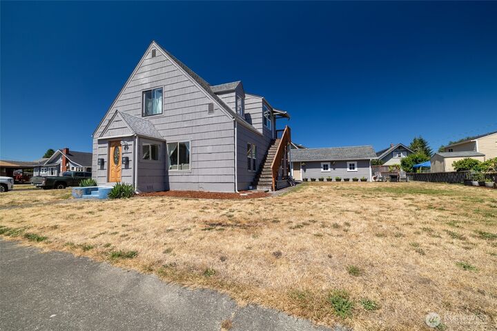 Property Photo:  517  Center Street  WA 98531 