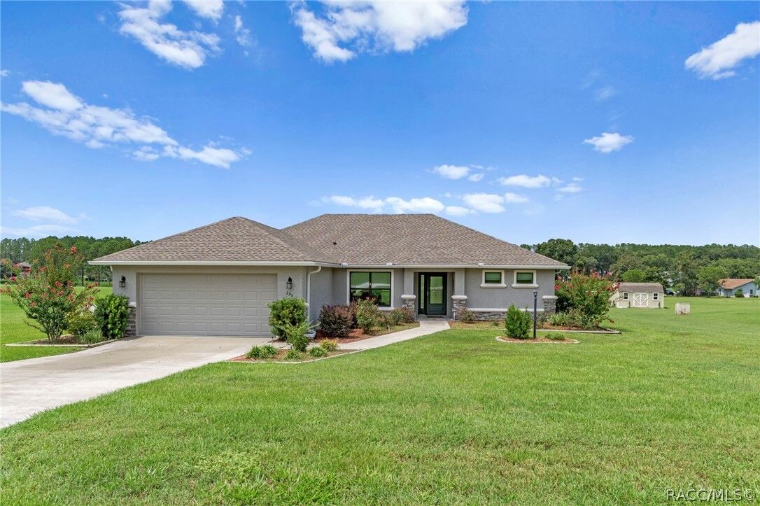 Property Photo:  295 E Cumberland Court  FL 34442 