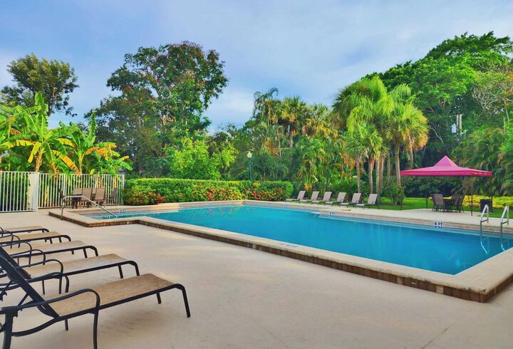 Property Photo:  7705 Forest Green Lane  FL 33436 