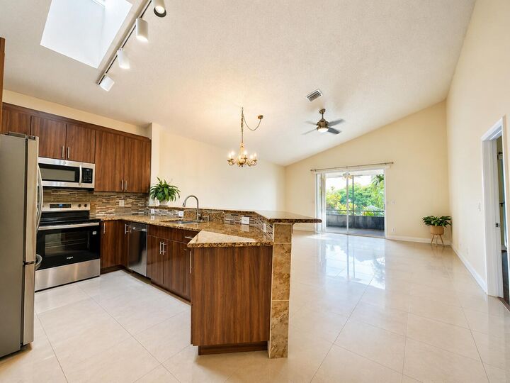 Property Photo:  7705 Forest Green Lane  FL 33436 