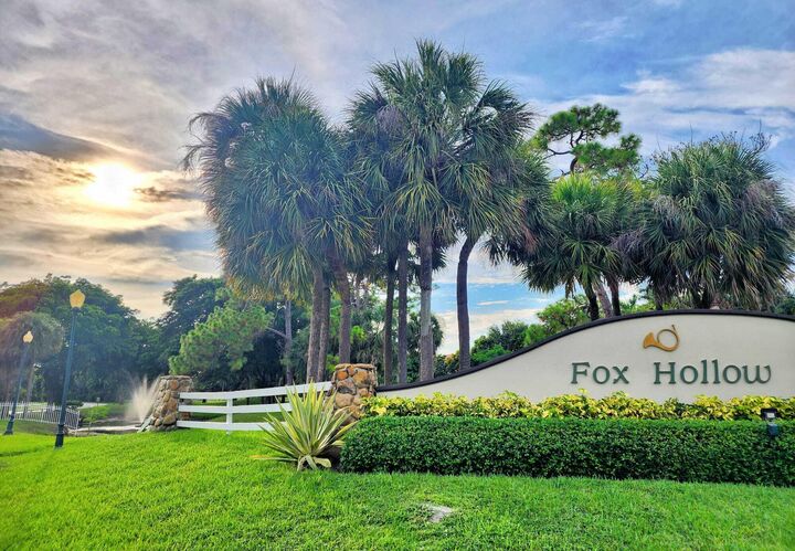Property Photo: 7705 Forest Green Lane FL 33436