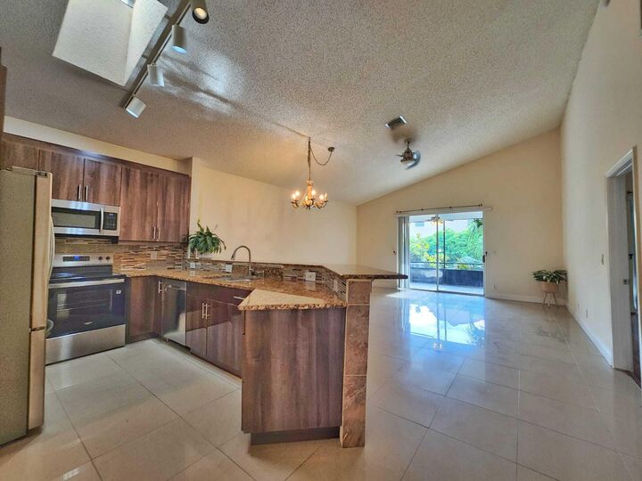 Property Photo:  7705 Forest Green Lane  FL 33436 