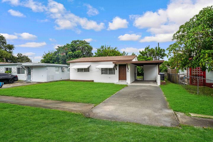 Property Photo: 6340 Washington Street FL 33023