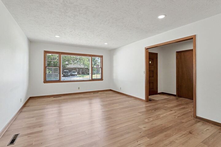 Property Photo: 2033 N Gow KS 67203