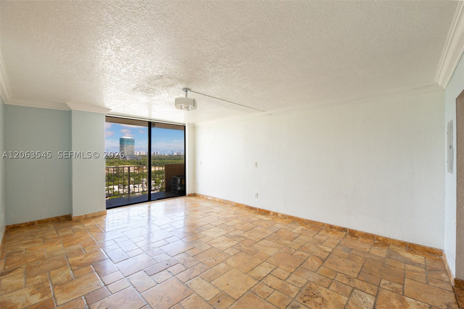 Property Photo: 2350 NE 135th St 1503 FL 33181