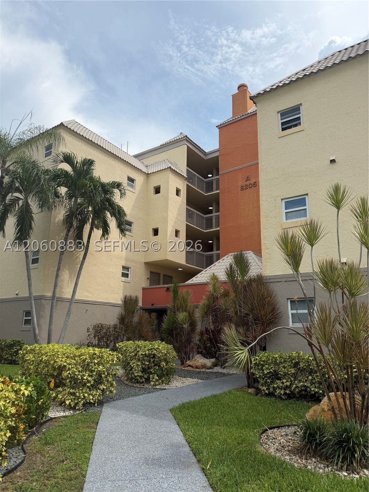 Property Photo: 8205 Lake Dr 306 FL 33166