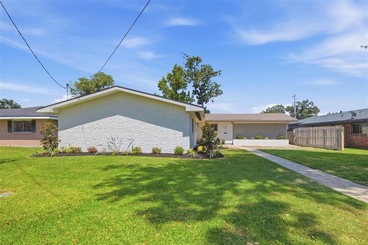 Property Photo:  4014 Pleasant Drive  LA 70605 