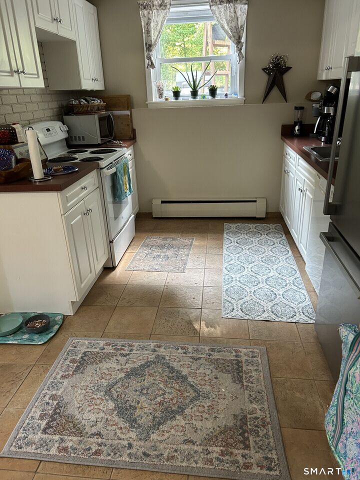 Property Photo:  15 Earl Avenue  CT 06514 