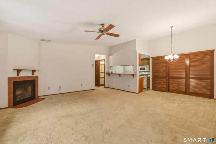 Property Photo:  7 Little Oak Lane 7  CT 06067 
