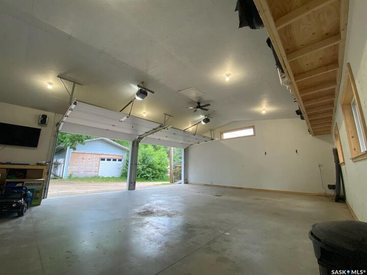 Property Photo: 2009 7th Street SK S0K 3R0