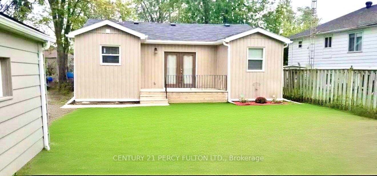 Property Photo: 242 Simcoe Avenue ON L4P 2H8