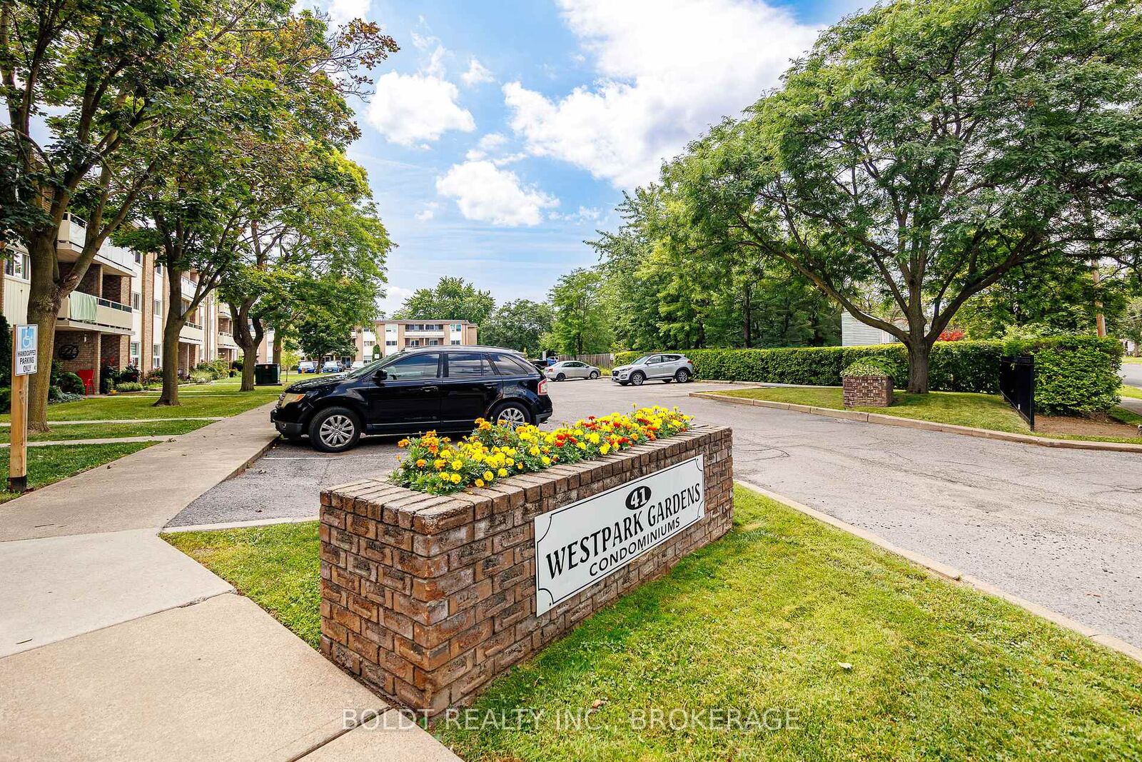 Property Photo: 41 Rykert Street 209 ON L2S 3A4