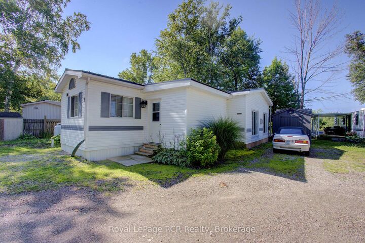 Property Photo:  79681 Bluewater Highway 21 N/A 3 Maple St  ON N7A 3X8 