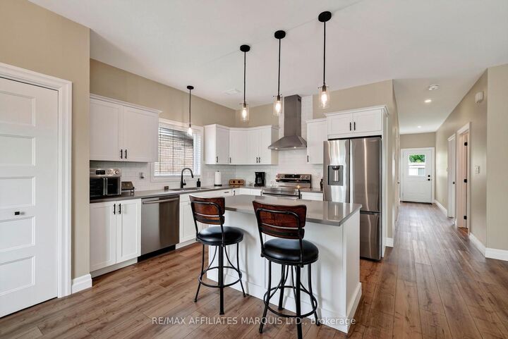 Property Photo: 5401 Woodlands Road ON K0C 1M0