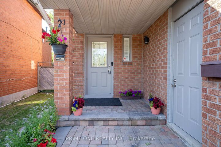 Property Photo: 3290 Cambourne Crescent ON L5N 5P7