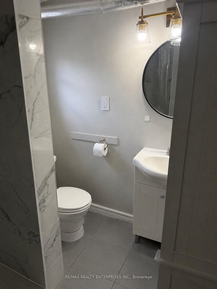 Property Photo:  156 James Street S 5  ON L8P 3A2 