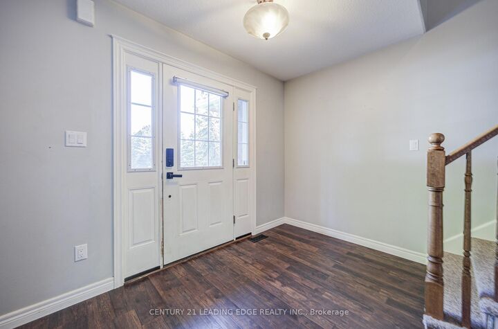 Property Photo:  124 College Street 9  ON L0R 2A0 