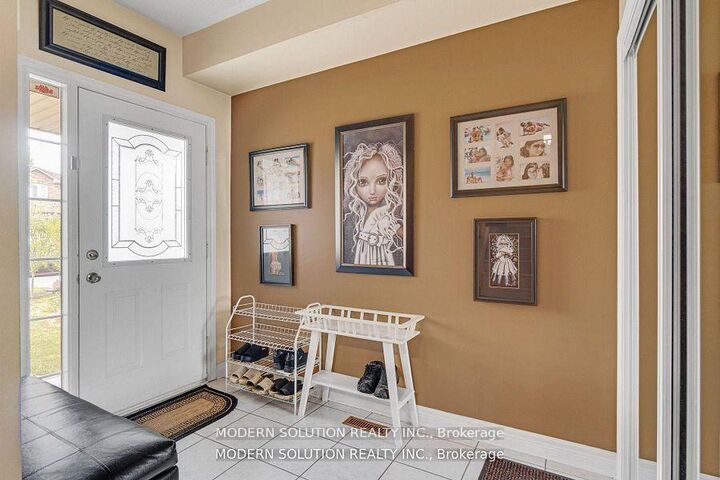 Property Photo: 552 Wildgrass Road ON L5B 4H7