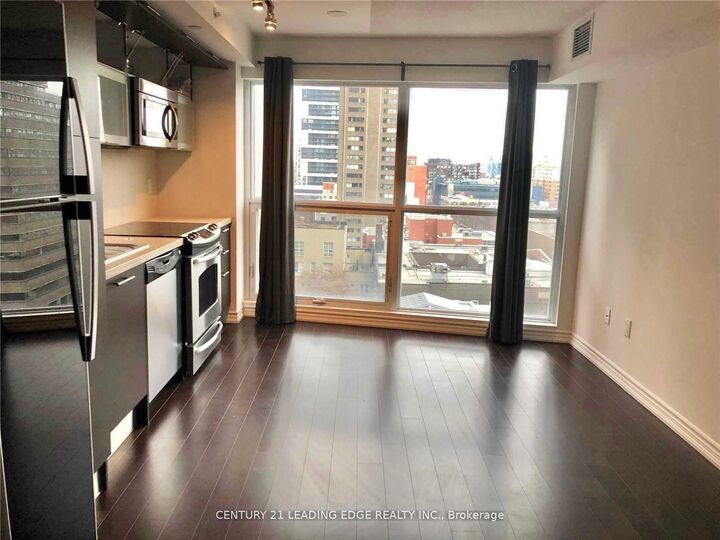 Photo de la propriété:  386 Yonge Street 706  ON M5B 0A5 
