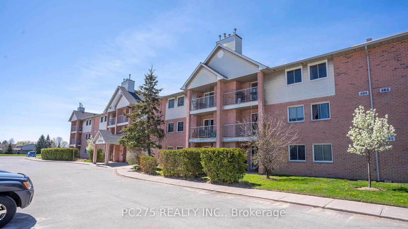 Property Photo: 144 Conway Drive 68 ON N6E 3N3