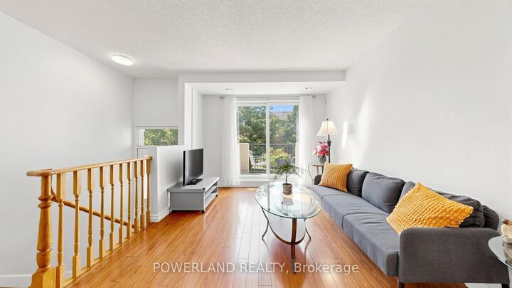 Property Photo: 28 Sommerset Way 1120 ON M2N 6W7
