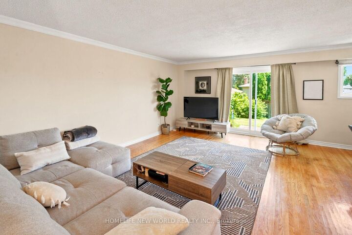 Property Photo:  458 Appledore Crescent Upper  ON L5B 2L6 