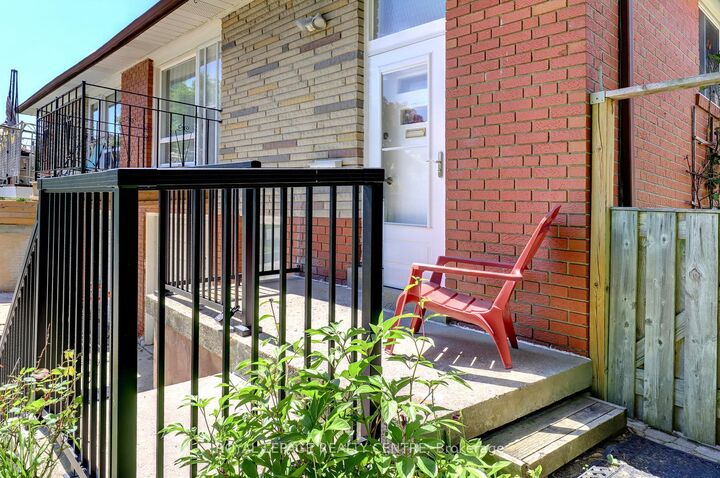 Property Photo: 1278 Shamir Crescent ON L5C 1L1
