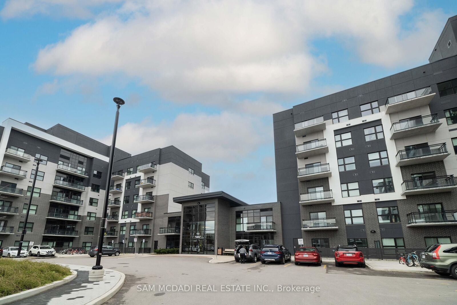 Property Photo: 102 Grovewood Common 216 ON L6H 0X2